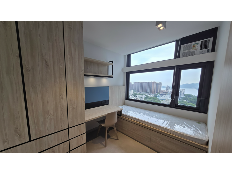 HW interior 1 - slider.png