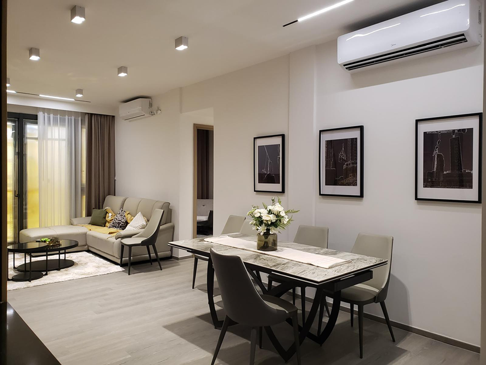 HW interior 2 - slider.png